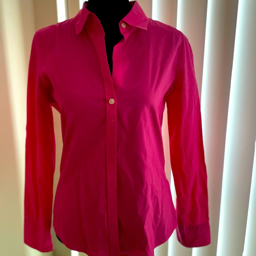 Long sleeve v neck shirt
